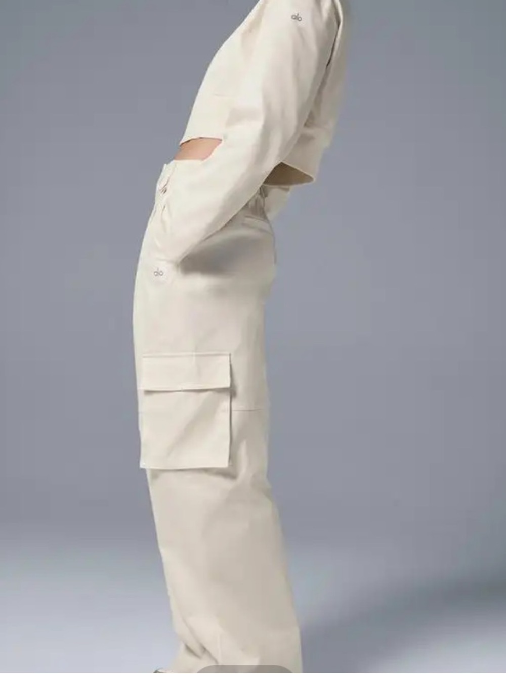 ALO Yoga Cream Wide-Leg Cargo Pants
